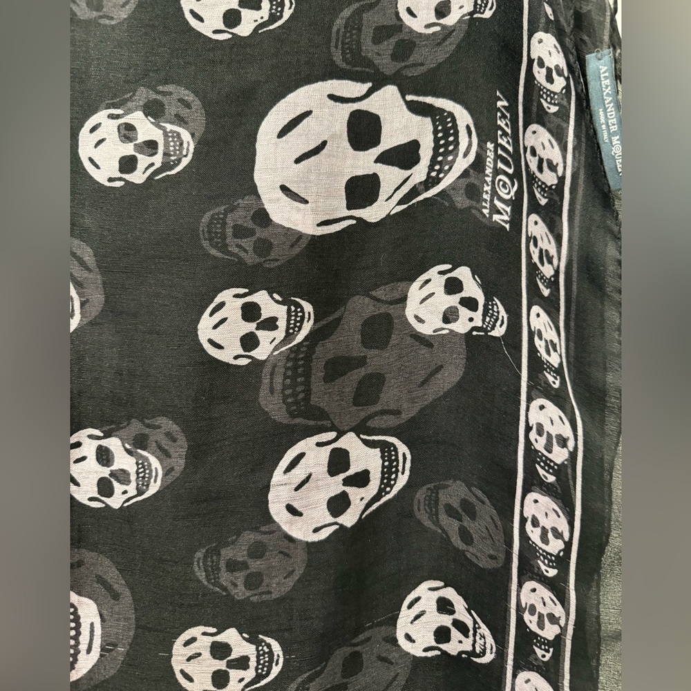 Alexander McQueen scarf, skulls, black